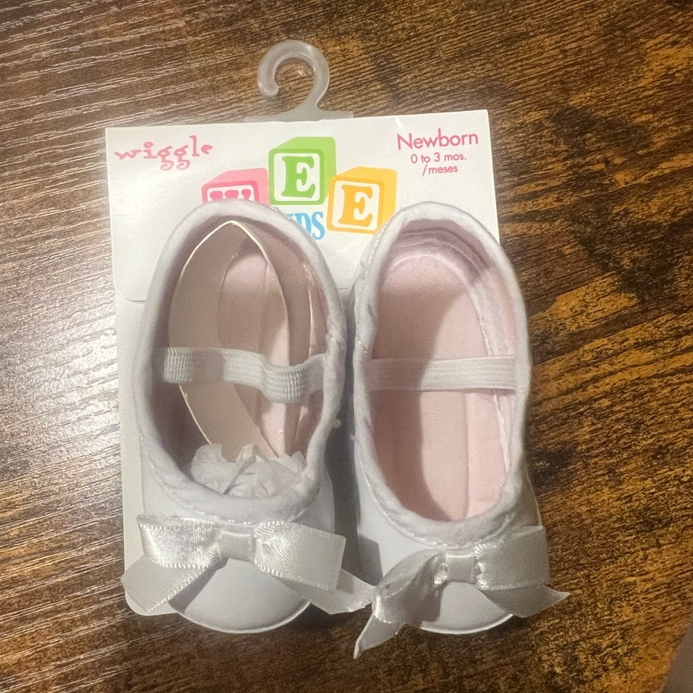 NWT Baby girl white shoes